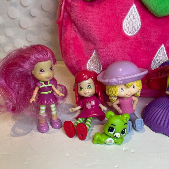 Strawberry Shortcake 🍰 bundle with plush backpack - Picture 2 of 10